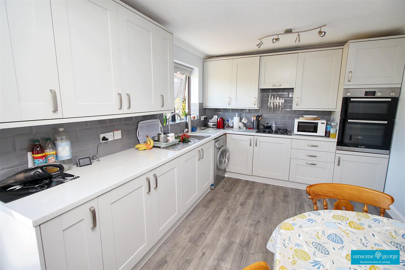 Sheraton Drive, Tilehurst, Reading